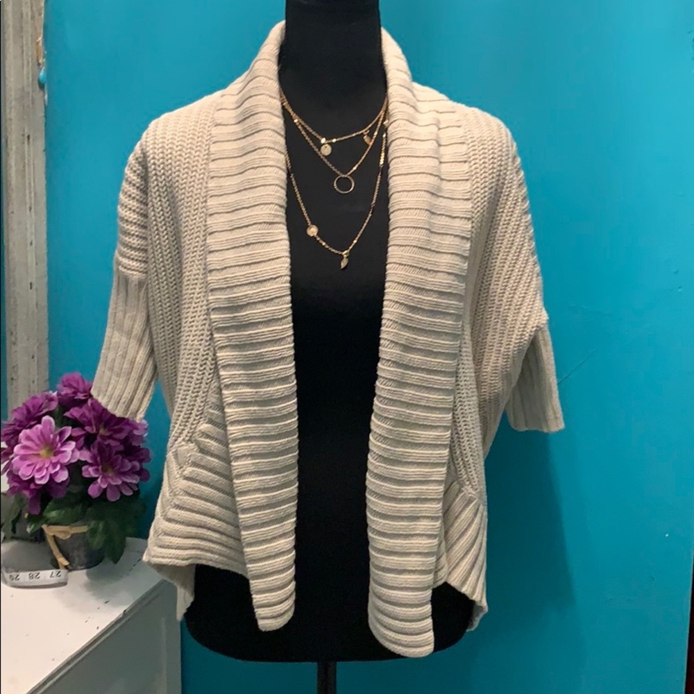 🔥4/$20 Express CreAm Cardigan